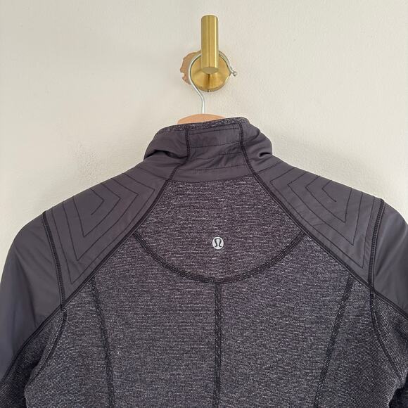 Lululemon Rebel Runner Jacket in Black / Wee Stripe Black Heathered Black 4 - Picture 14 of 15